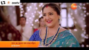 Swati Shah Instagram - Kya Damini ki nayi chaal layegi Trivedi parivaar mein naya bhuchaal…dekhiya pyaar kaa pehla naam Radha mohan…Monday to Sunday only on @zeetv  @studiolsd_  @itsprateeksharma @prateekshah1