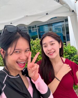 Sylvia Kim Instagram - 사랑해울가족!!!!!
new video is up!! family in cebu but life is so unpredictable 😓 thank you so much for the great food and service @themarkcruise 🩵🩵