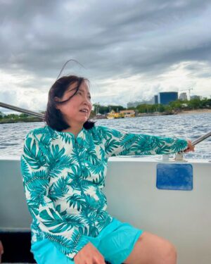 Sylvia Kim Instagram - 사랑해울가족!!!!!
new video is up!! family in cebu but life is so unpredictable 😓 thank you so much for the great food and service @themarkcruise 🩵🩵