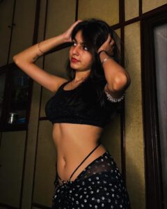Taniya Oberoi Most Liked Photos and Posts