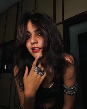 Taniya Oberoi Instagram - Morni 🦚💥
.
.
.
#preitymukhundhan #preity #tamilactress #aasakooda #morni #reels #reelsinstagram #dance #dancer #dancepractice #badshah #dancevideo #bollywood #hindi #hindisongs #mornimoves #bollywoodsongs #preitymukhundhanmy