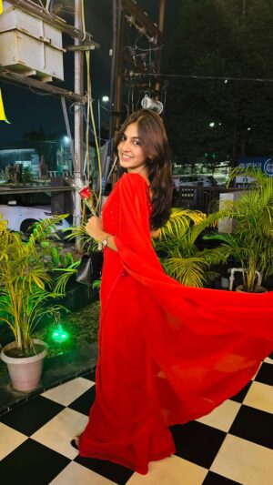 Taniya Oberoi Instagram - Going back in my punjabi era 🙂‍↔️❤️
.
.
.
#love #instagood #instagram #follow #like #fashion #trending #explore #explorepage #photography #punjabi #punjabisuit #punjabi_tadka