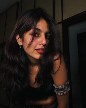 Taniya Oberoi Instagram - Morni 🦚💥
.
.
.
#preitymukhundhan #preity #tamilactress #aasakooda #morni #reels #reelsinstagram #dance #dancer #dancepractice #badshah #dancevideo #bollywood #hindi #hindisongs #mornimoves #bollywoodsongs #preitymukhundhanmy