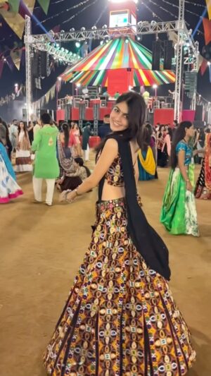 Taniya Oberoi Instagram - 11 days to go 😌🤌🏻
.
.#navratri #navratrispecial #garba #india #durgapuja #mumbai #jaimatadi #durga #festival #love #instagram #devi #maadurga #photography #maa #diwali #bhfyp #k #dandiya #navratricollection #garbanight #durgamaa #garbalover #hinduism #indianfestival #instagood #indian #dussehra #garbadance #happynavratri