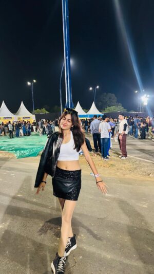 Taniya Oberoi Instagram - Dil-luminati tour 2024😌❤️‍🔥 @dil_luminatii @diljitdosanjh finally it was my dream to attend his concert 😭it was  the best experience ever 🧿❤️‍🔥
Cameraman @rajvee188 
.
.
#diljit #diljitdosanjh #diljitdosanjhfan #punjabi #dosanjhanwala #diljitdosanjhsongs #pollywood #punjab #dosanjh #sidhumoosewala #diljitinbollywood #diljitmagic #diljitlove #diljitdosanjhfans #chandigarh #diljitdosanjhforever #nimratkhaira #bollywood #nimrat #karanaujla #like #love #dosanjhian #punjabisongs #sardar #goat #canada #instagram #babbumaan #honslarakh