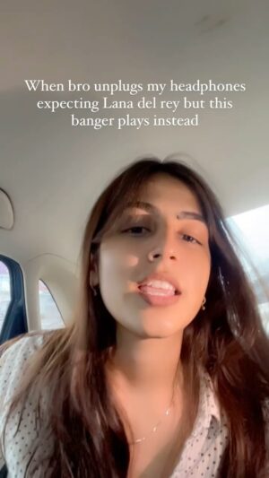Taniya Oberoi Instagram - Chi voice hai ik guys 🙂‍↕️but cant control the vibe 😩
#love #instagood #instagram #follow #like #fashion #explore #trending #explorepage #trending #explorepage #photography #yoyohoneysingh #punjabi #oldsongs #punjabisongs