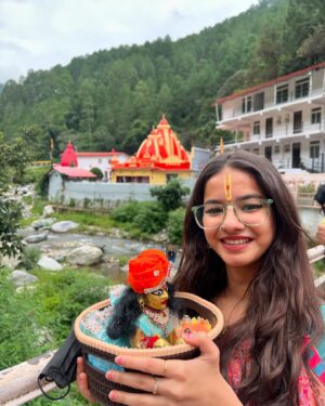 Tanu Rawat Instagram - Jai shree ram❤️🙏🏻 
#ram #kainchidham #tanurawat33