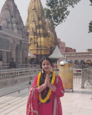 Tanu Rawat Instagram - Kashi Vishwanath mandir❤️🙏🏻🥹 
HAR HAR MAHADEV❤️❤️❤️
#tanurawat33 #mahadev #shambhu #shivji