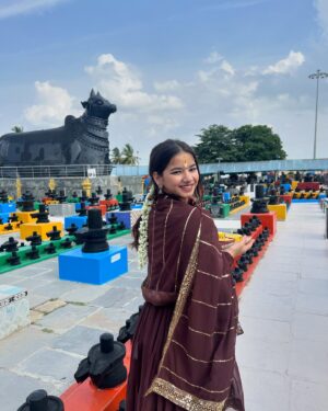 Tanu Rawat Instagram - Shri Kotilingeshwara mahadev 🙏🏻🙏🏻❤️
#bholenath #shiv #mahadev #tanurawat33