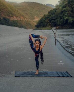Tanu Rawat Instagram - Happy international yoga day❤️🧘‍♀️

Pic click by-: @iamarshadkhanphotography0 ❤️
Edit by-: @alex_pixels_ ❤️