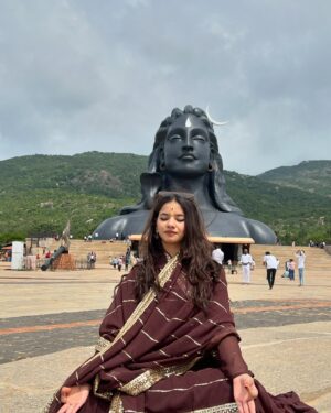 Tanu Rawat Instagram - Om Namah Shivay 🙏🏻 
#adiyogi #bholenath #kedarnath #shankaryare #tanurawat33