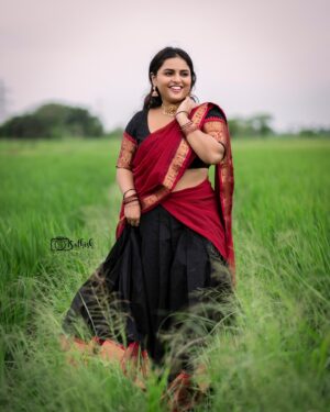 Thamizhvani Instagram - இனிய தீபாவளி நல்வழுத்துகள் 🪔🥳

Let the Diwali celebrations begin—bring on the sweets, lights, and joy! 🥳🥳

Half saree: @devyash_designs 
Photographer: @sathish_photography49
