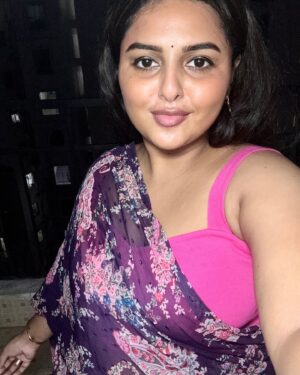 Thamizhvani Instagram - Too glam to give a damn & Dancing with lights too 🤩🥳

#selfietime #fyp #instapost 
#lightsup #diwali