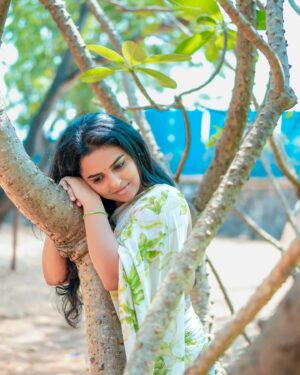 Thamizhvani Instagram - Short but full of Innocence 💚🤍

@mcgstudio8216 

#greenmagic #potrait #sareefashion
#instagram #instagood #instalife