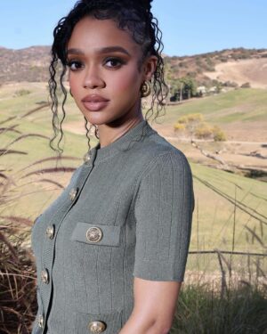 Tiffany Boone Instagram - A little Balmain in the wild.

hair: @indiamhammond 
makeup: @nadiamohamofficial 
styling: @itsamandalim