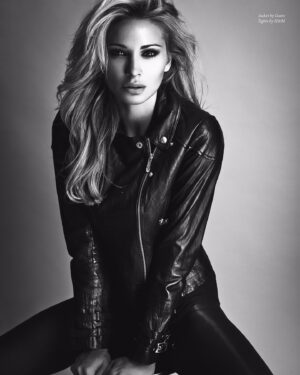 Tina Casciani Instagram - ..a lil badass blondie.. 🐝