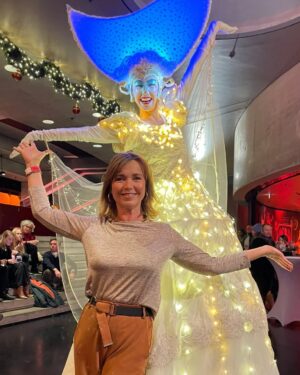 Tina Ruland Instagram - Von Herzen Euch Allen fröhliche, friedliche und schöne Feiertage❤️❤️❤️❤️❤️
.
#Weihnachten #weihnachtszeit #schauspieler
