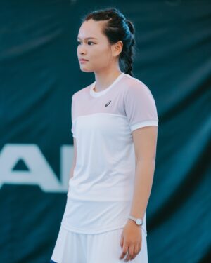 Twinda Rarasati Instagram - wearing @asicsid for more stability & better flexibility 💙🎾