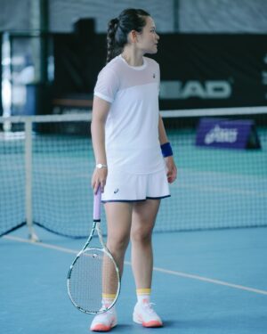 Twinda Rarasati Instagram - wearing @asicsid for more stability & better flexibility 💙🎾