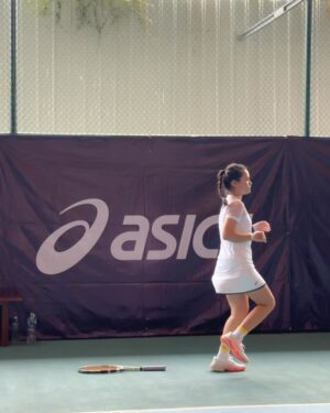 Twinda Rarasati Instagram - wearing @asicsid for more stability & better flexibility 💙🎾