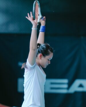 Twinda Rarasati Instagram - wearing @asicsid for more stability & better flexibility 💙🎾
