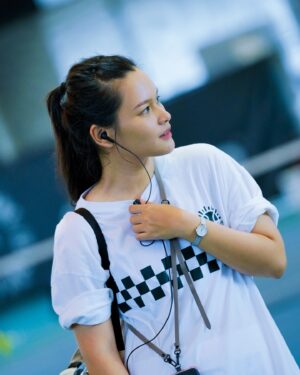 Twinda Rarasati Instagram - from running the event to running on court, let’s keep track of the time ⌚️ @thewatchco @danielwellington 🥹✨