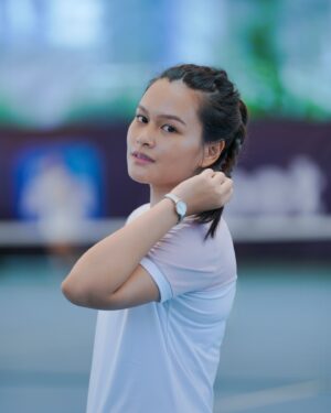 Twinda Rarasati Instagram - from running the event to running on court, let’s keep track of the time ⌚️ @thewatchco @danielwellington 🥹✨
