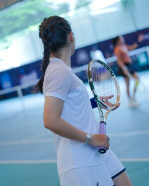 Twinda Rarasati Instagram - from running the event to running on court, let’s keep track of the time ⌚️ @thewatchco @danielwellington 🥹✨