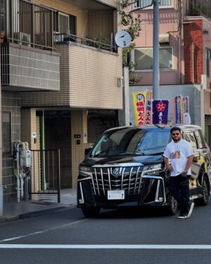 VJ Siddhu Instagram - Foreign mama pose 🤣🤣

#vjsiddhu #vjsiddhuvlogs #vjsiddhuvlogsvirundhu #friends #japan
