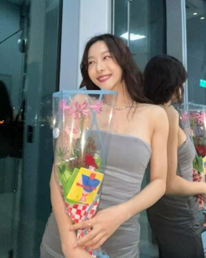 Ya-Gi Lai Instagram - 𝐻𝑎𝑝𝑝𝑦𝐵𝑖𝑟𝑡ℎ𝑑𝑎𝑦 謝謝所有祝福和愛💐

室友安排生日驚喜行程-為自己調香水
我將它命名為 ’ Birthday ’ 
一罐清新溫暖的木質香調
希望面對未來皆保有純真和善良*･ﾟ*¨̮⋆｡˚

：「芬妮母難日快樂，賴拔我愛你。」