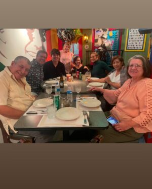 Yamaris Latorre Instagram - ¡Graciaaaaas por sus felicitaciones y buenos deseos a mi mamita! Ella está feliz💜