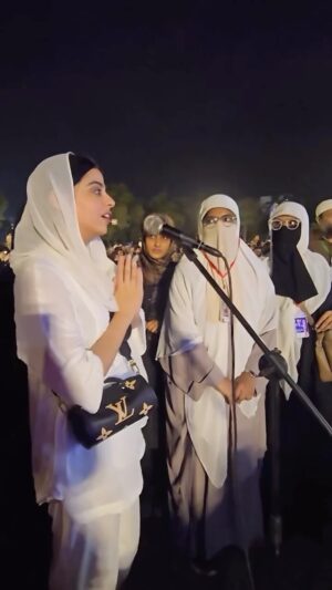 Yashma Gill Instagram - Now that the whole rampage is over and all the misunderstandings have been clarified, I REALLY want to share the moment I would call magic with my Insta fam. Zakir Naik has been a significant part of my journey, not just recently but for almost a decade and a day like this I only used to manifest watching his YouTube videos where other people would be asking him questions in person like that. Beyshuk sooner or later Allah swt does answer your prayers. From the times when I would write down the questions that troubled me during my university years, to later revisiting those questions at night once I was back in the dorm and searching for answers in his videos, and finally standing in front of him to ask him in person—if that’s not magic, I don’t know what is. Here is the actual question that has always puzzled me. I’ve researched various theories related to it but have always wanted Dr. Zakir’s insights. I’m posting this in hopes that it might help someone out there struggling with similar religious thought barriers. 🙏