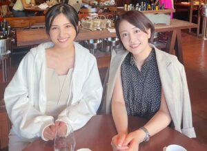 Yuka Aiuchi Instagram - 面白くて、繊細で、実はとっても努力家な池谷アナ。
アナウンス部を去るのは寂しいけれど
新しい挑戦を心から尊敬しているし、応援しています！

輝く未来へ向かって、どこまでも！🏃‍♀️‍➡️✨

#池谷実悠 
#みゆみゆ
