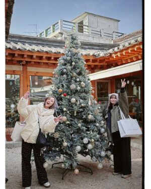 Yukari Taki Instagram - Merry Christmas🎄🐈
w/ @takadakaho