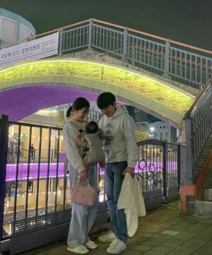 Yukika Teramoto Instagram - ゲラの娘につられ笑い🤭
 
뭐가 그렇게 웃긴지는 모르겠지만 ㅋㅋ
너무 잘 웃어서 엄마아빠도 너무 웃겨 🤣

#育児日記 #6ヶ月 #아기스타그램