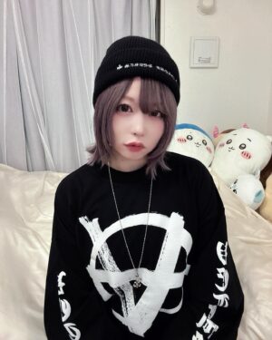 Yuria Tauchi Instagram - 🖤　#vetements #chromehearts