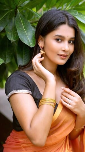 Yuvina Parthavi Instagram - Minnale♥️✨✨✨
