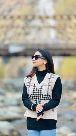 Aanchal Khurana Instagram - It's important to share your feelings; holding them inside can be overwhelming. Let those emotions out and express what’s on your mind. You don't have to face it alone.