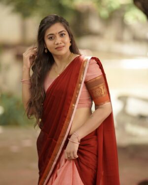 Aarthi Subash Instagram - ఇలారాణి🥀
#aarthisubash #photoshoot #halfsaree 
#hyderabad #telegusongs