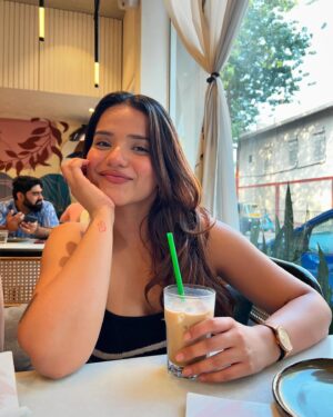Aashi Sahni Instagram - good food, good mood <3

#explore #foryou #fyp #girls #cafe #gossip #lunch #mumbai #food
