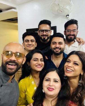 Aastha Chaudhary Instagram - Kafii late post 🙈 🤣 
A week full of laughter, madness & celebration 💕
#lafamilia #diwali2024 #bhaidooj #govardhanpuja