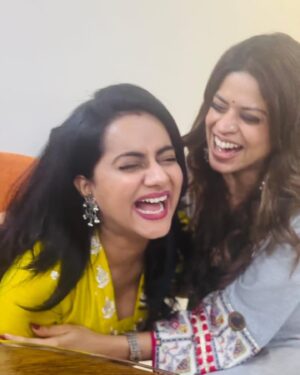 Aastha Chaudhary Instagram - Kafii late post 🙈 🤣 
A week full of laughter, madness & celebration 💕
#lafamilia #diwali2024 #bhaidooj #govardhanpuja