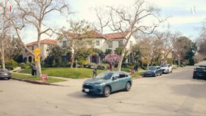 Abbi Jacobson Instagram - No Good Deed is out now! on @netflix 
Created by the brilliant @thelizfeldman 
This show was so fun to be a part of, especially doing scenes with @poppyrepublic and obv my girl @lisakudrow — also @mattrogerstho (funniest person alive?) The entire cast and crew were and are incredible to work with.
