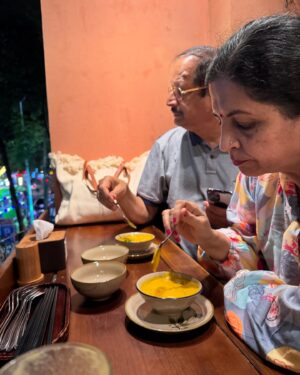 Abhidnya Bhave Instagram - I belong to the generation where travelling the world with your parents is most trending🥹🧿♾️🙏🏻😍🥰

#forevergrateful