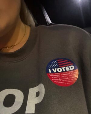 Abigail Breslin Instagram - Proudly voted for our soon to be president @kamalaharris 🙏🏻