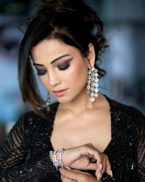 Adaa Khan Instagram - Colour for my every mood… 🖤🖤
.
.
. 
📸- @aryann35_ 
#fashion #lookbook #stylefile #ootd #styleinspo #fashiongram #fashionphotography #fashionnova  #NMIA #NovotelMumbaiInternationalAirport #NovotelHotels #fashionlikeadaa #adaakhan