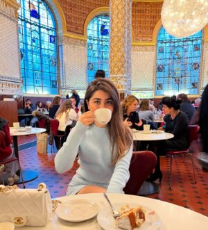 Aditi Bhatia Instagram - imma pro faker at making it look like someone’s taking my pics while i was out on a solo day out with my dearest tripod ☺️