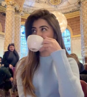 Aditi Bhatia Instagram - imma pro faker at making it look like someone’s taking my pics while i was out on a solo day out with my dearest tripod ☺️