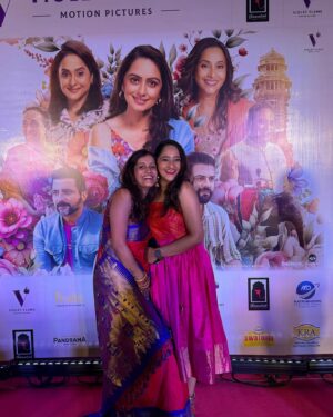 Aditi Dravid Instagram - #novemberdump 1.0 
•
Also appreciation post for @grace_elegance_by_renumakeover for being the best! Loved your work dear! Cheers to many more Red carpet looks together 🩷
•
#aditidravid #actorslife #lovemywork #livingmydreams