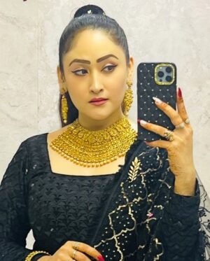 Aditi Sajwan Instagram - 📸 Tasveerein 🌹